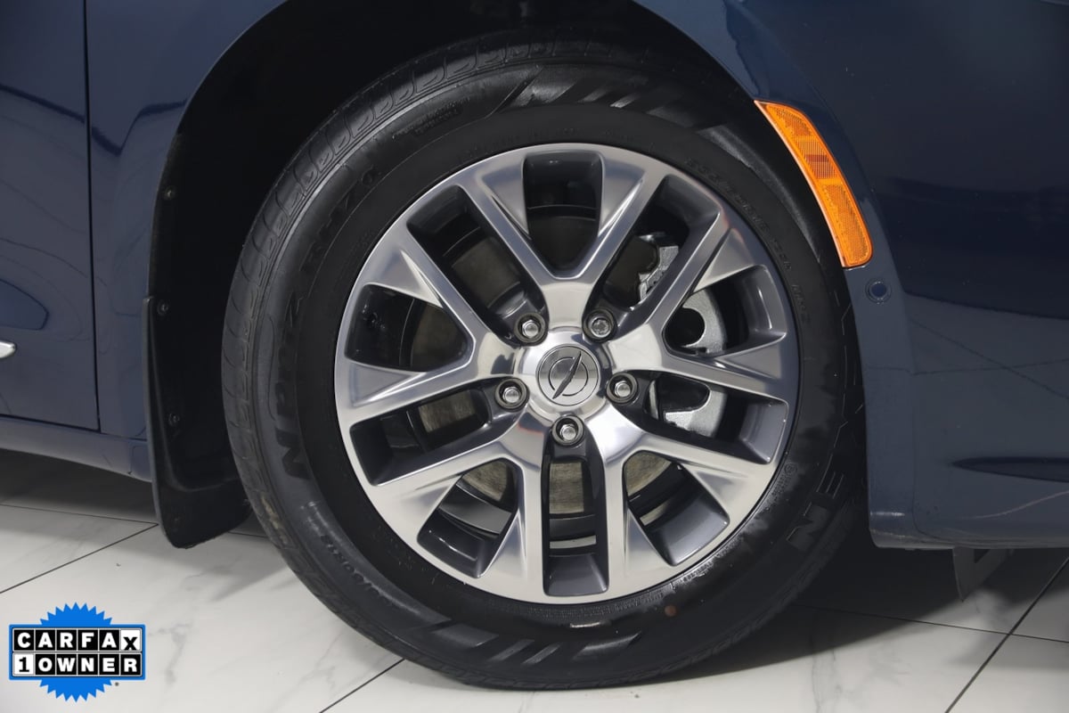 2022 Chrysler Pacifica Hybrid Pinnacle photo 11