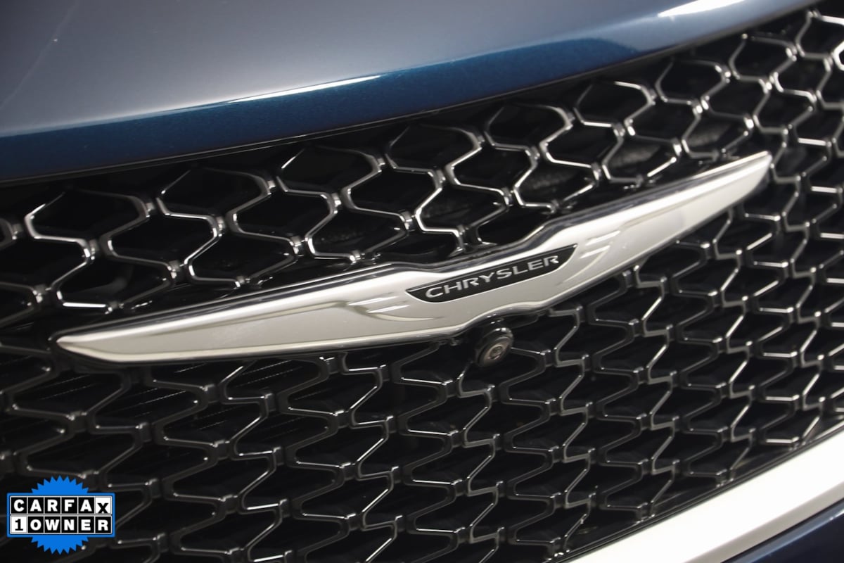 2022 Chrysler Pacifica Hybrid Pinnacle photo 12