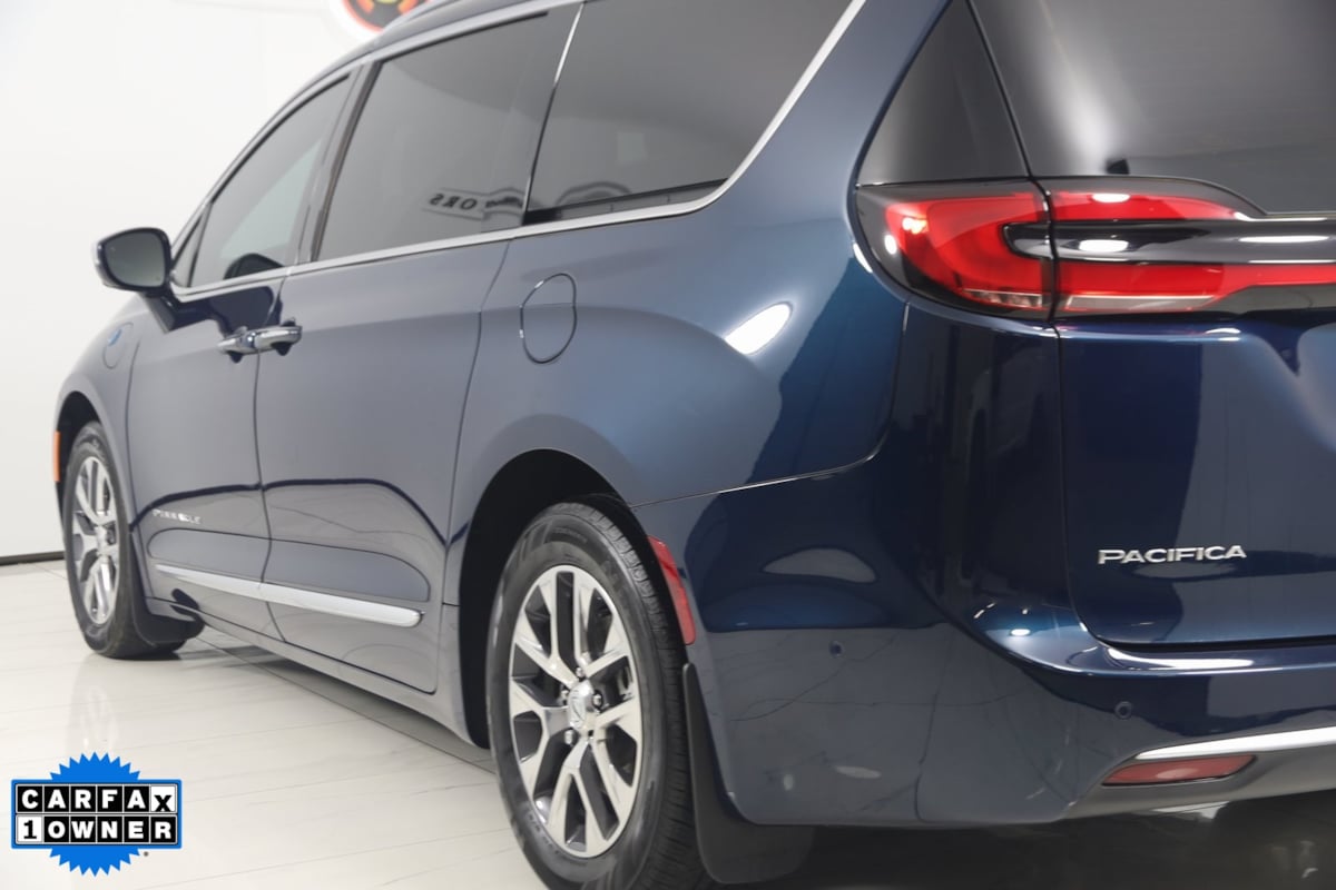 2022 Chrysler Pacifica Hybrid Pinnacle photo 19