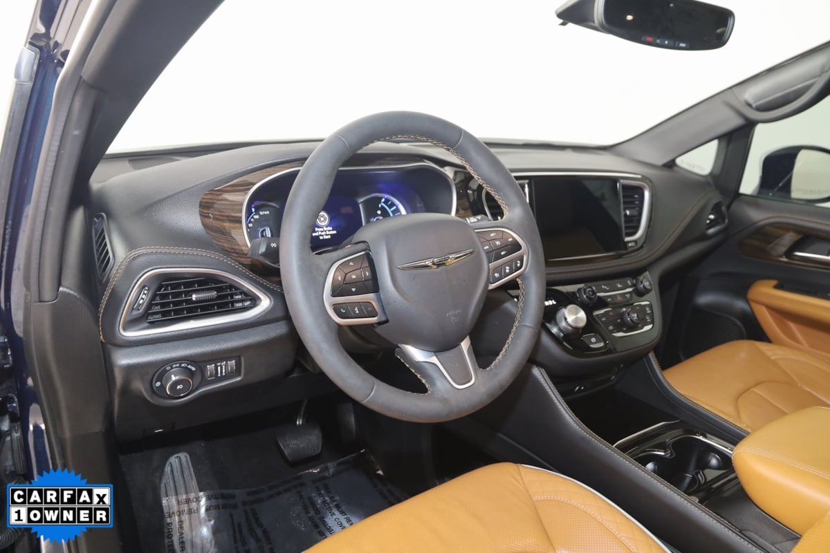 2022 Chrysler Pacifica Hybrid Pinnacle photo 23