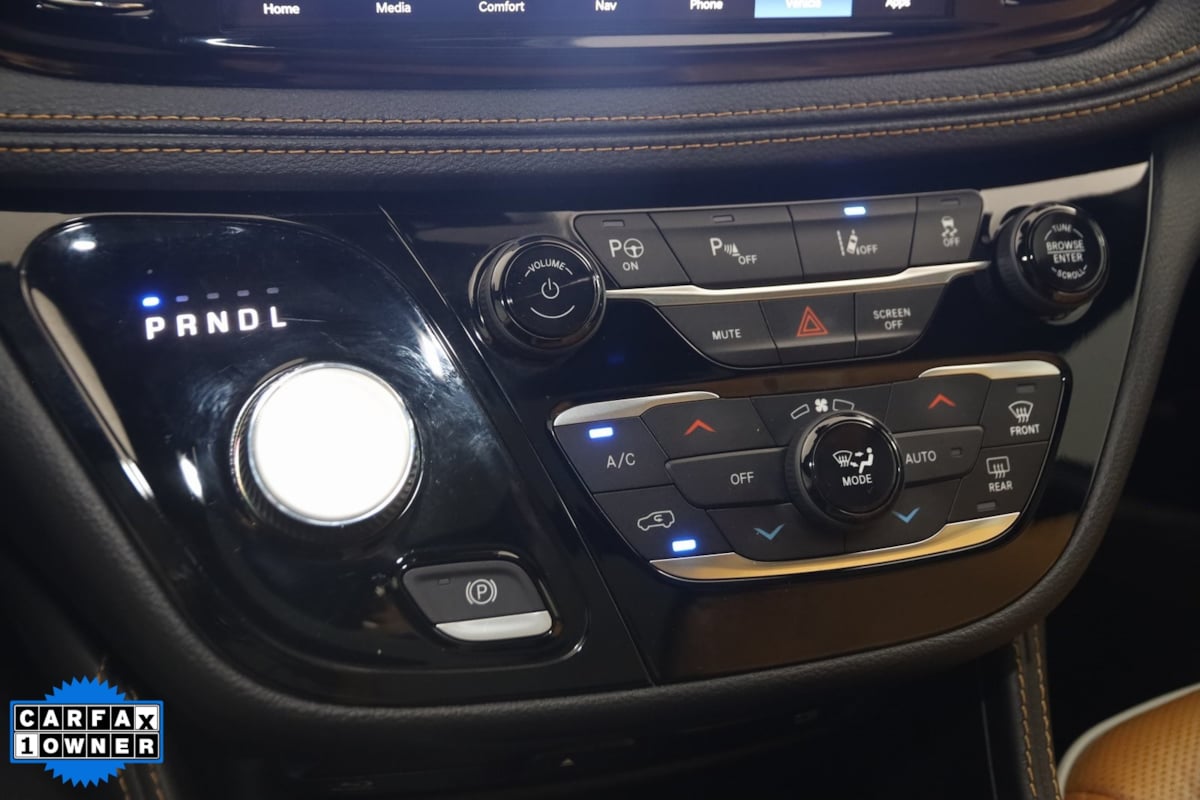 2022 Chrysler Pacifica Hybrid Pinnacle photo 24
