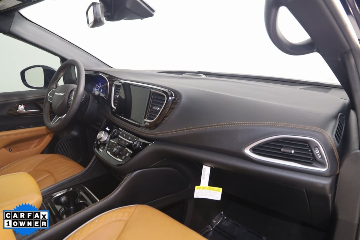 2022 Chrysler Pacifica Hybrid Pinnacle photo 39