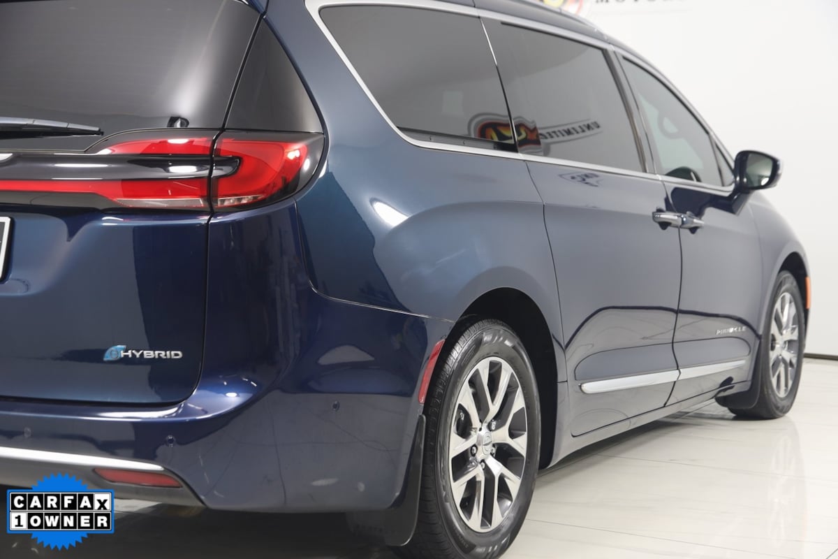 2022 Chrysler Pacifica Hybrid Pinnacle photo 42