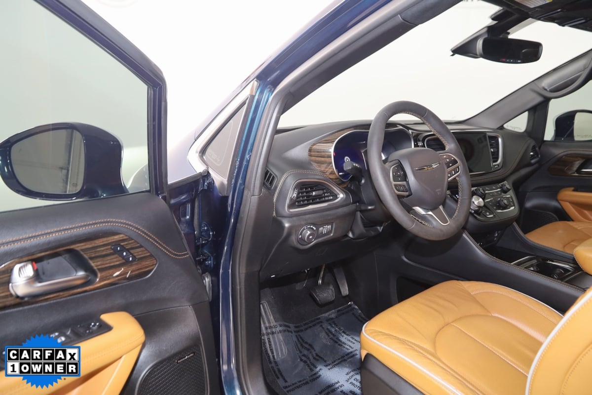 2022 Chrysler Pacifica Hybrid Pinnacle photo 44