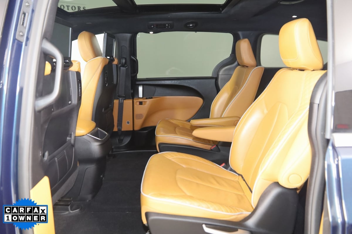 2022 Chrysler Pacifica Hybrid Pinnacle photo 45