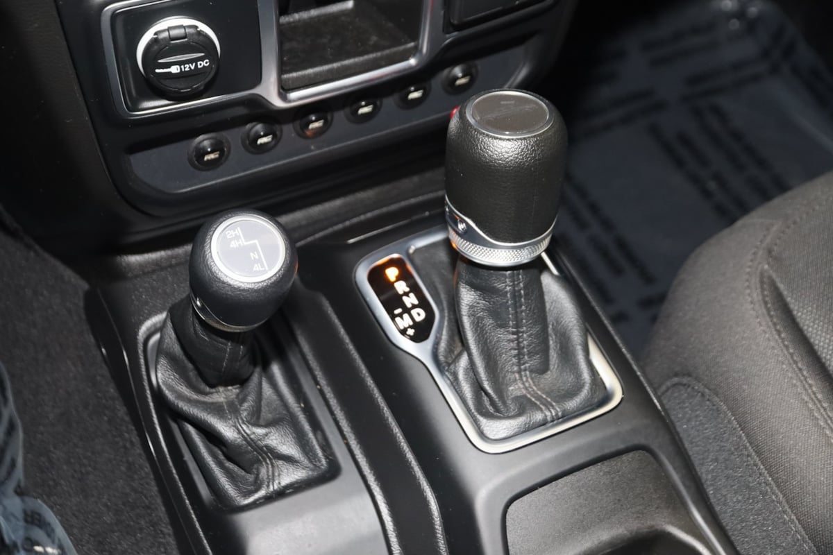 2023 Jeep Gladiator Sport photo 6