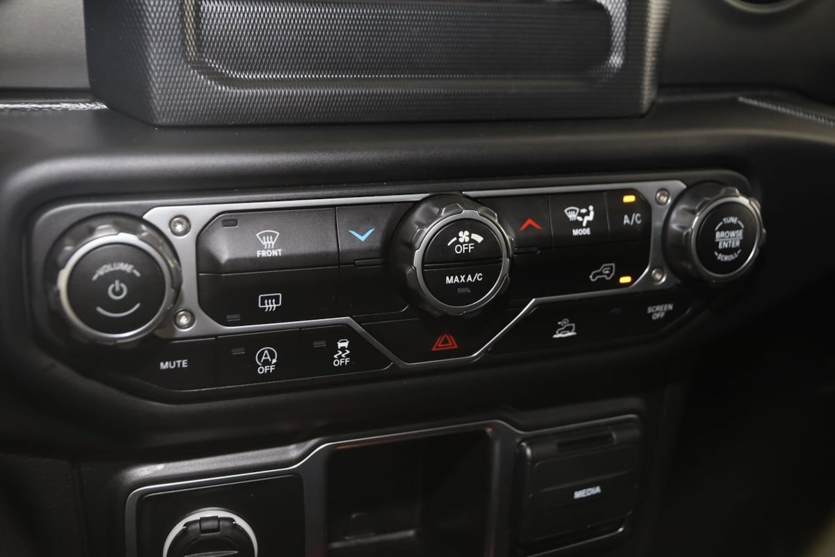 2023 Jeep Gladiator Sport photo 23