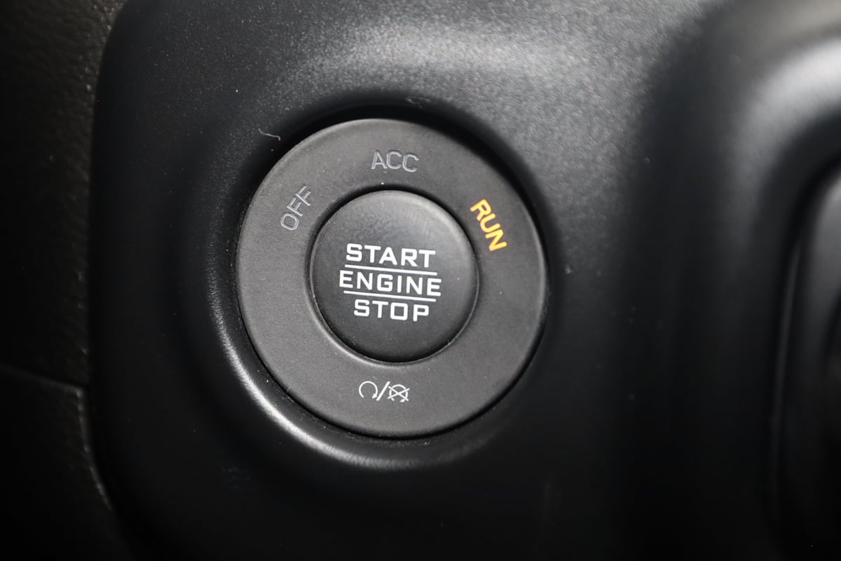 2023 Jeep Gladiator Sport photo 25