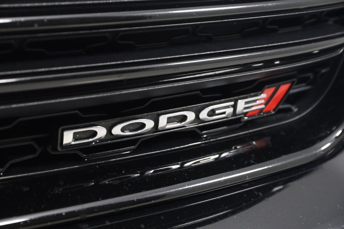 2015 Dodge Charger R/T Plus photo 16