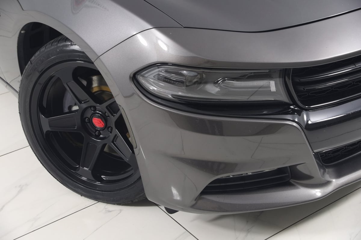 2015 Dodge Charger R/T Plus photo 17