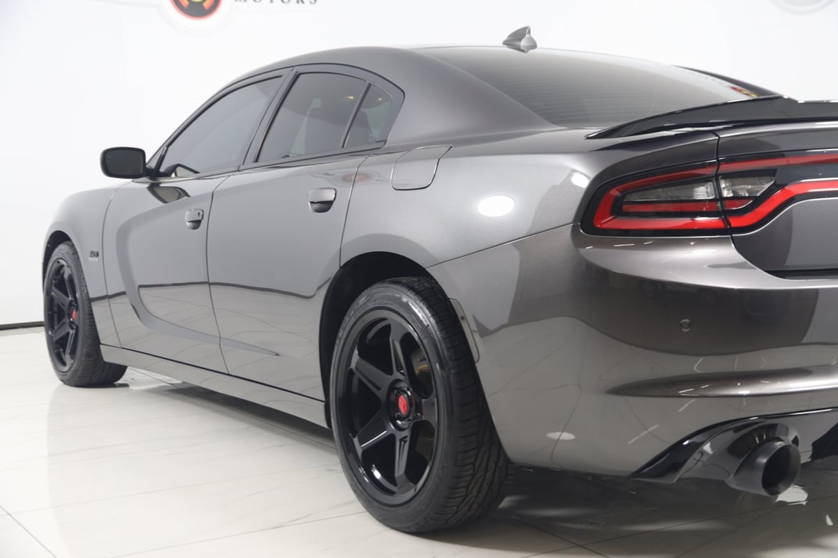 2015 Dodge Charger R/T Plus photo 24