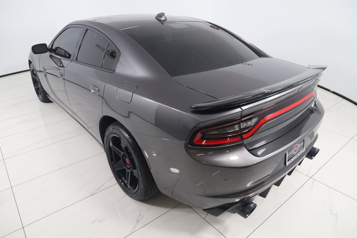 2015 Dodge Charger R/T Plus photo 25