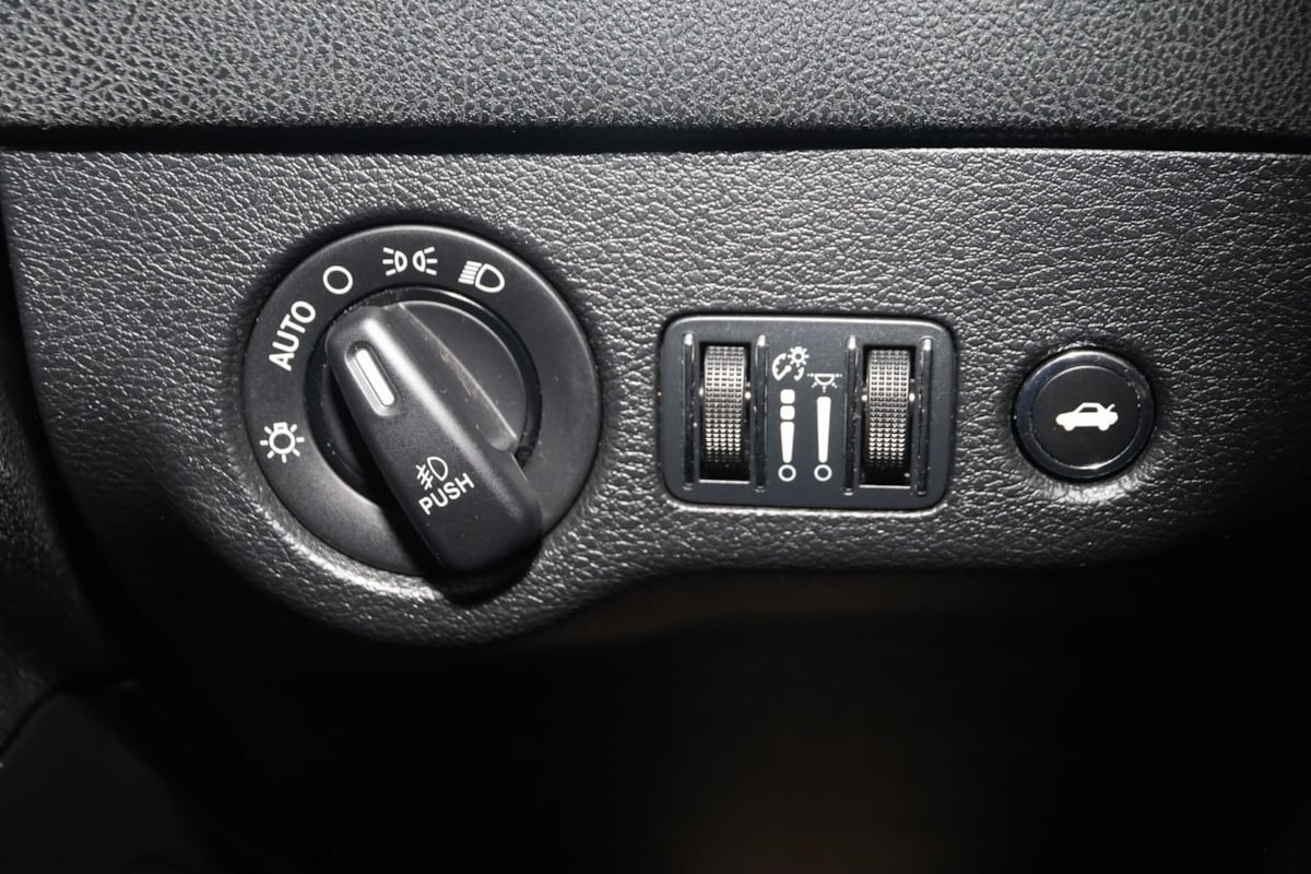 2015 Dodge Charger R/T Plus photo 33