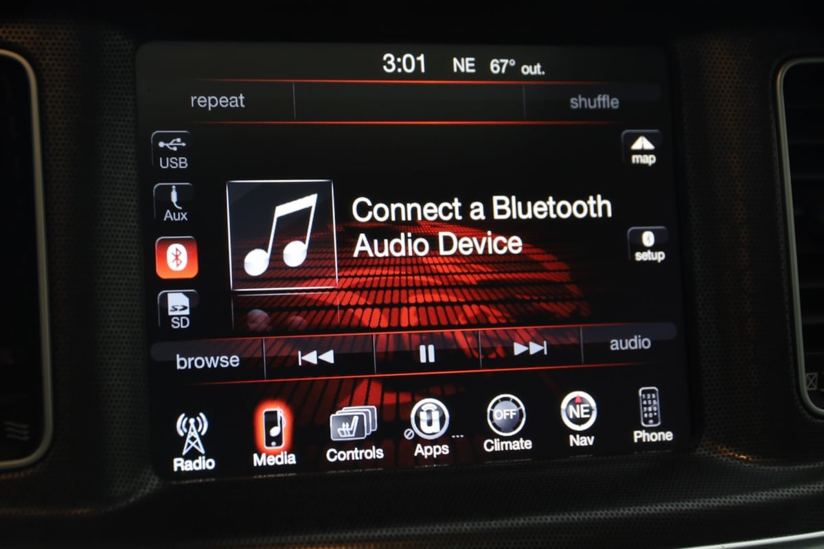 2015 Dodge Charger R/T Plus photo 35