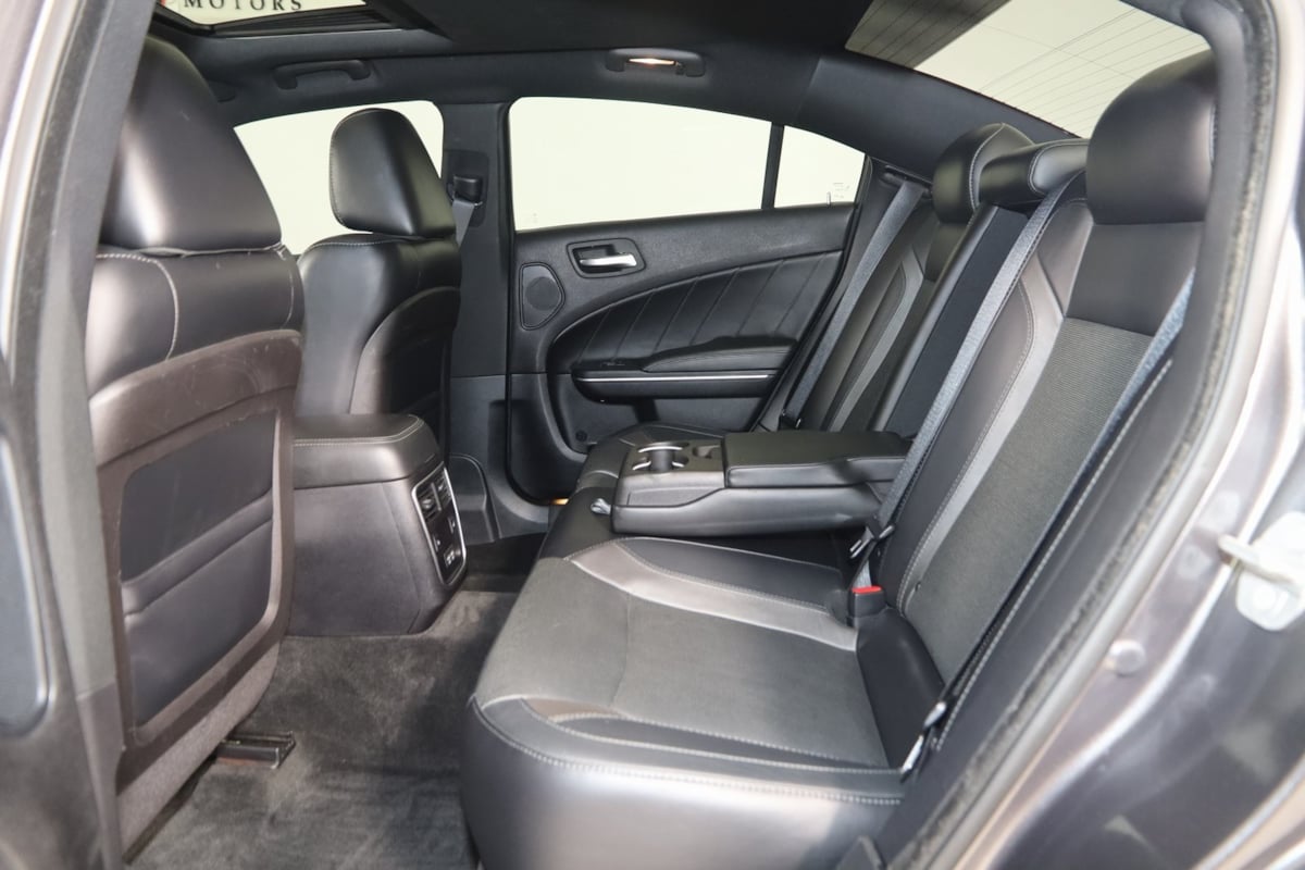 2015 Dodge Charger R/T Plus photo 58