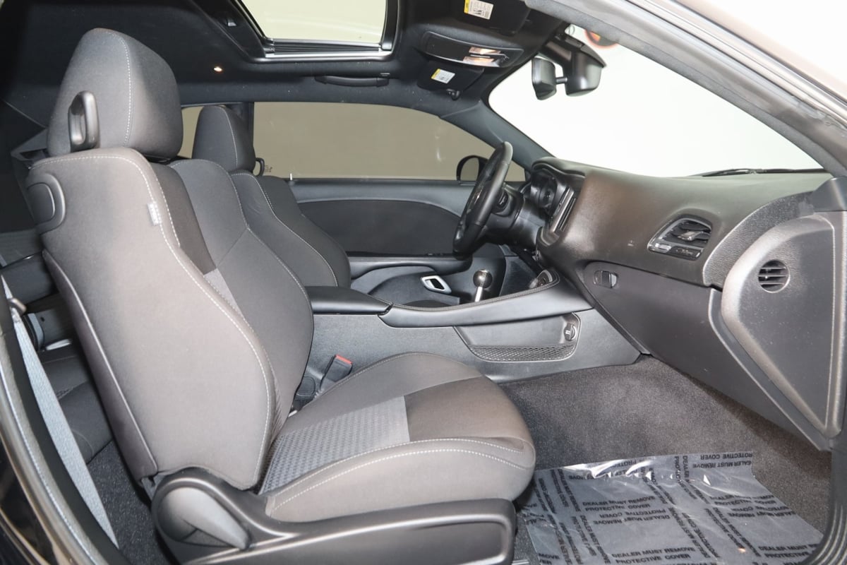 2022 Dodge Challenger R/T photo 2