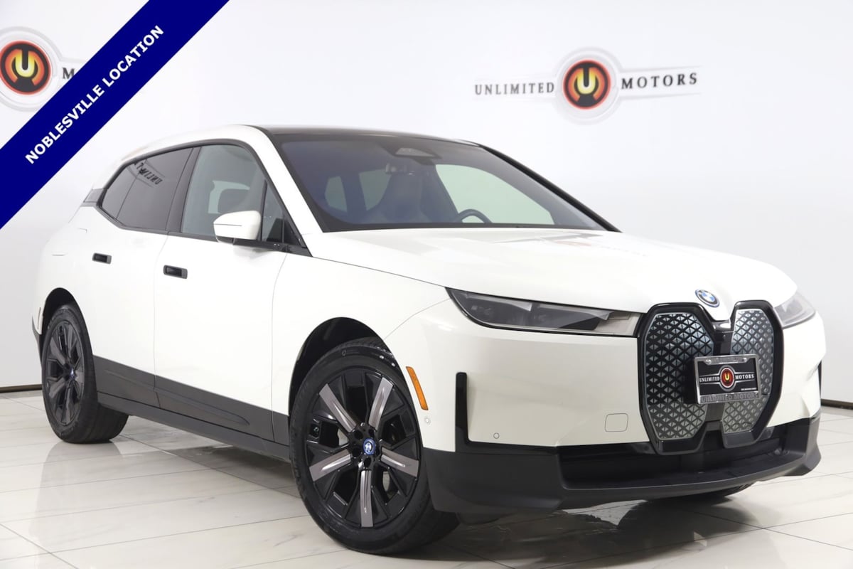 2024 BMW iX xDrive50's photo