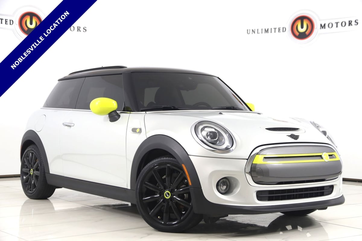 2021 MINI Hardtop Cooper SE's photo