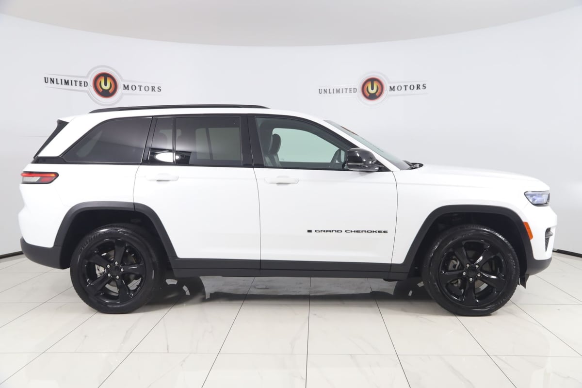 2024 Jeep Grand Cherokee Altitude - Photo 2