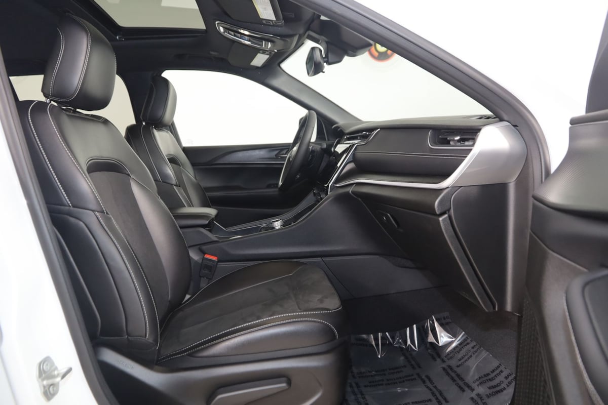 2024 Jeep Grand Cherokee Altitude - Photo 13