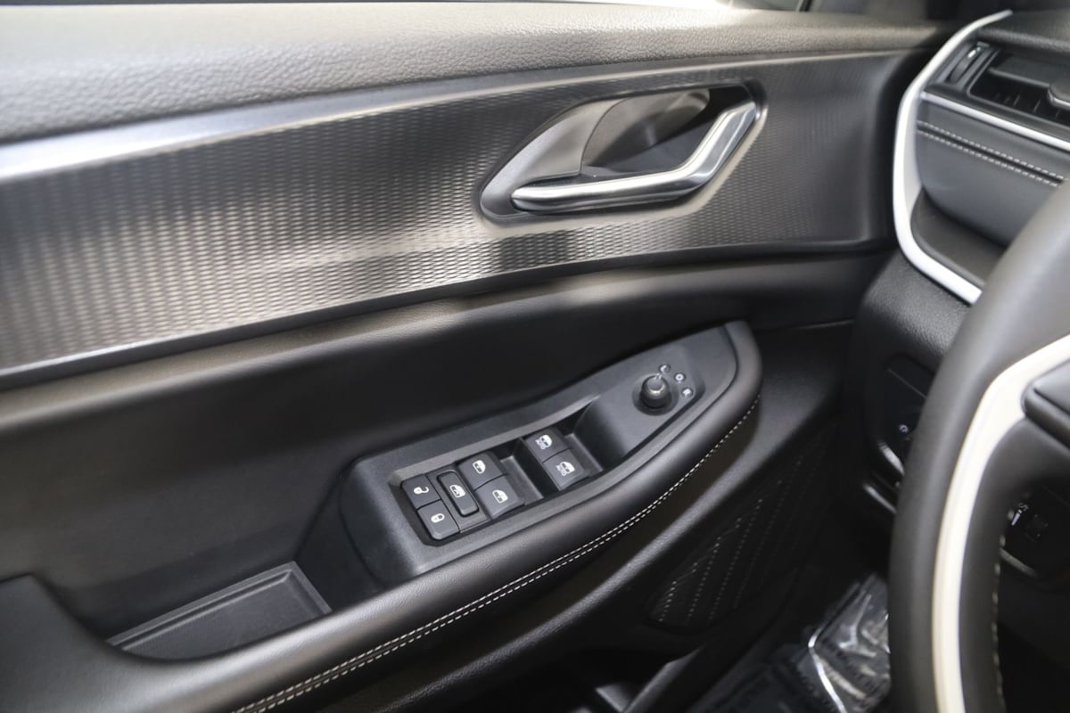 2024 Jeep Grand Cherokee Altitude - Photo 29