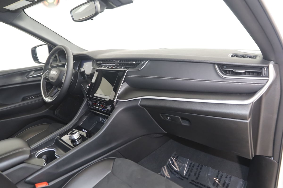 2024 Jeep Grand Cherokee Altitude - Photo 39