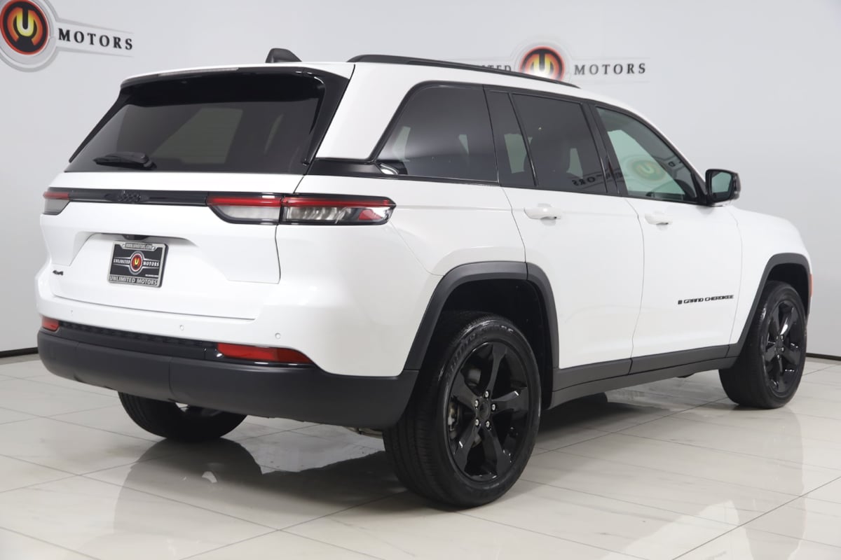 2024 Jeep Grand Cherokee Altitude - Photo 3