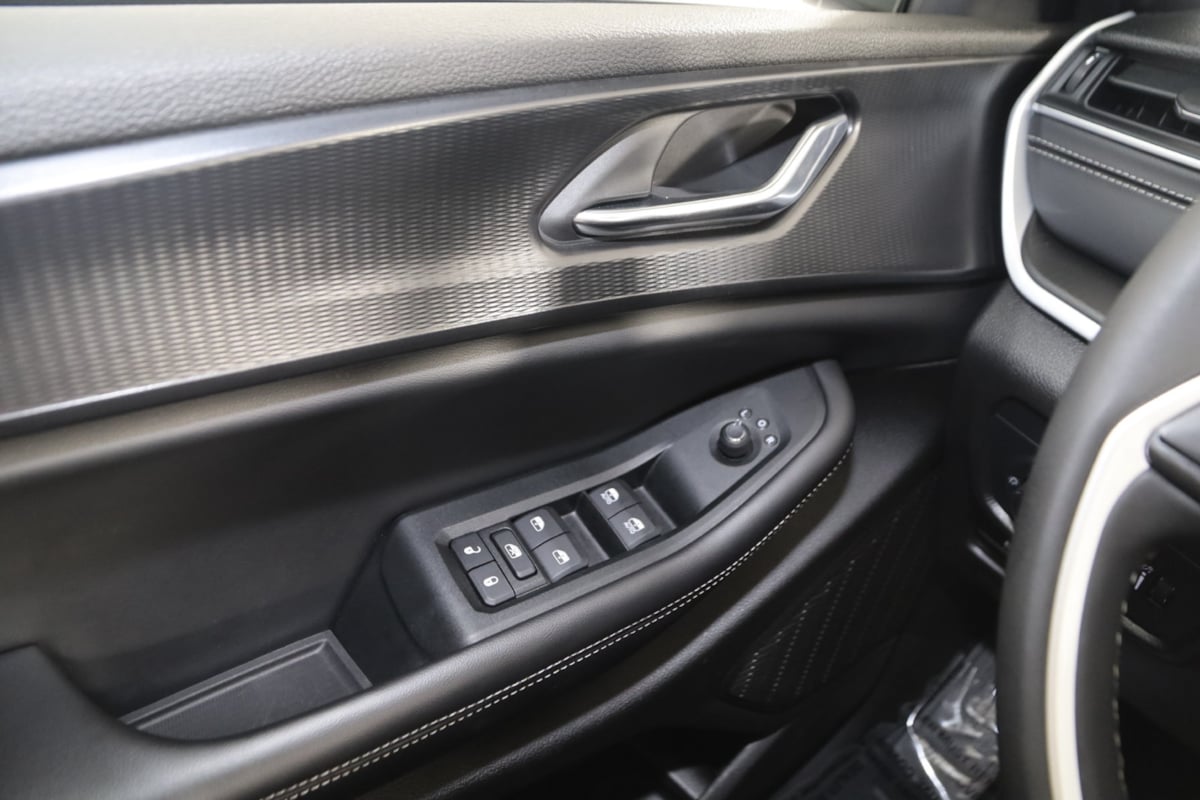 2024 Jeep Grand Cherokee Altitude - Photo 29