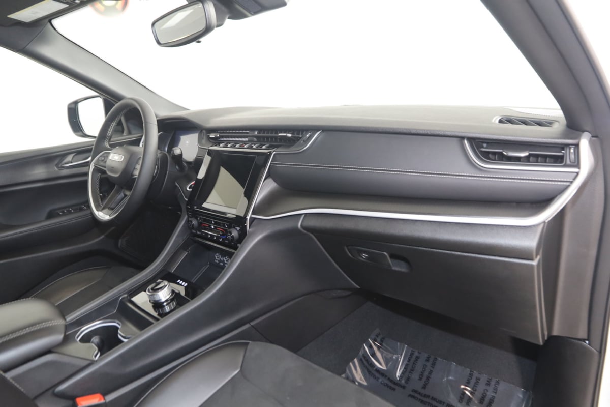 2024 Jeep Grand Cherokee Altitude - Photo 39