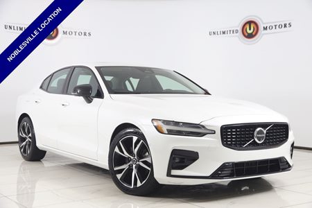 2024 Volvo S60 Plus Dark Theme