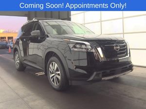 View 2025 Nissan Pathfinder 