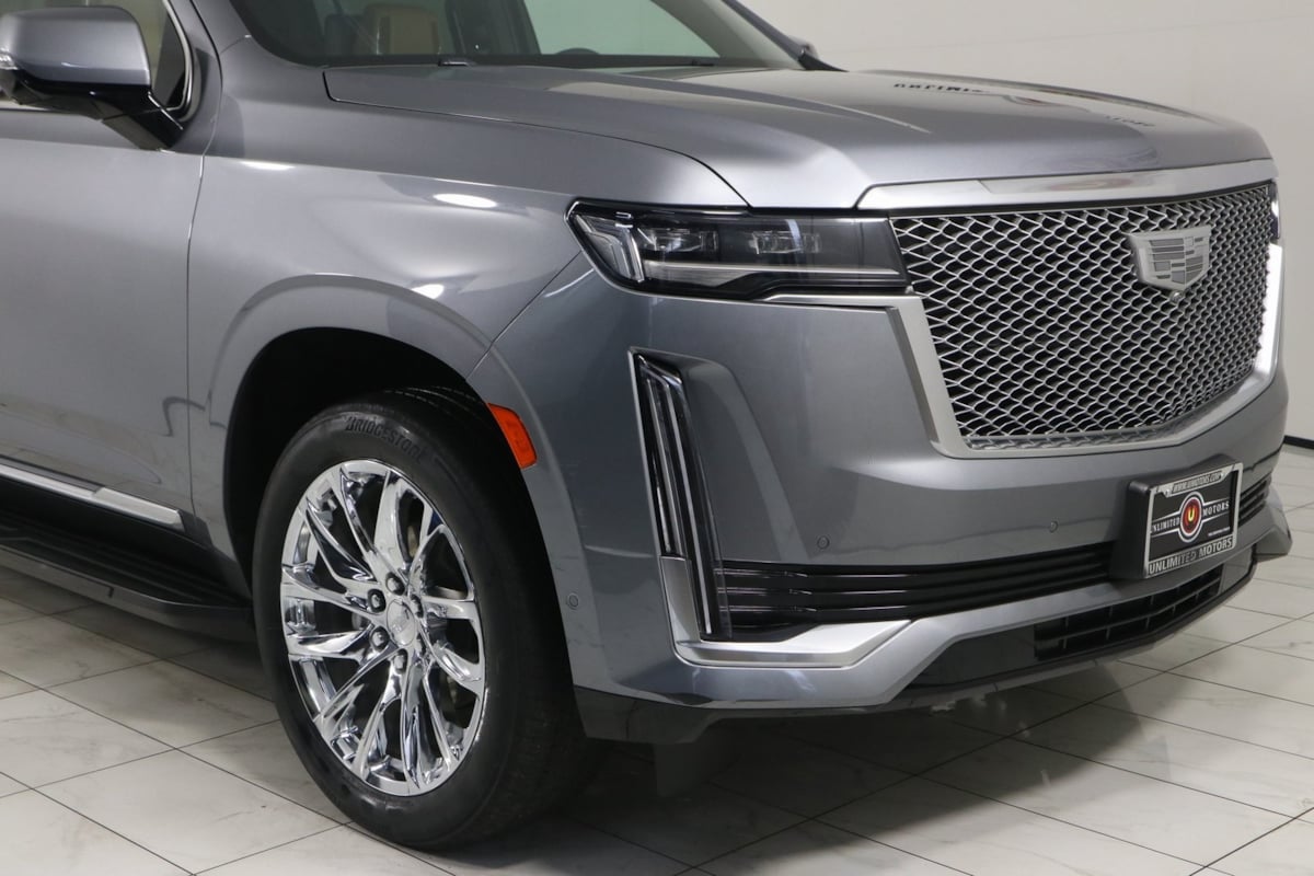 Sold 2021 Cadillac Escalade ESV Premium Luxury in Elwood