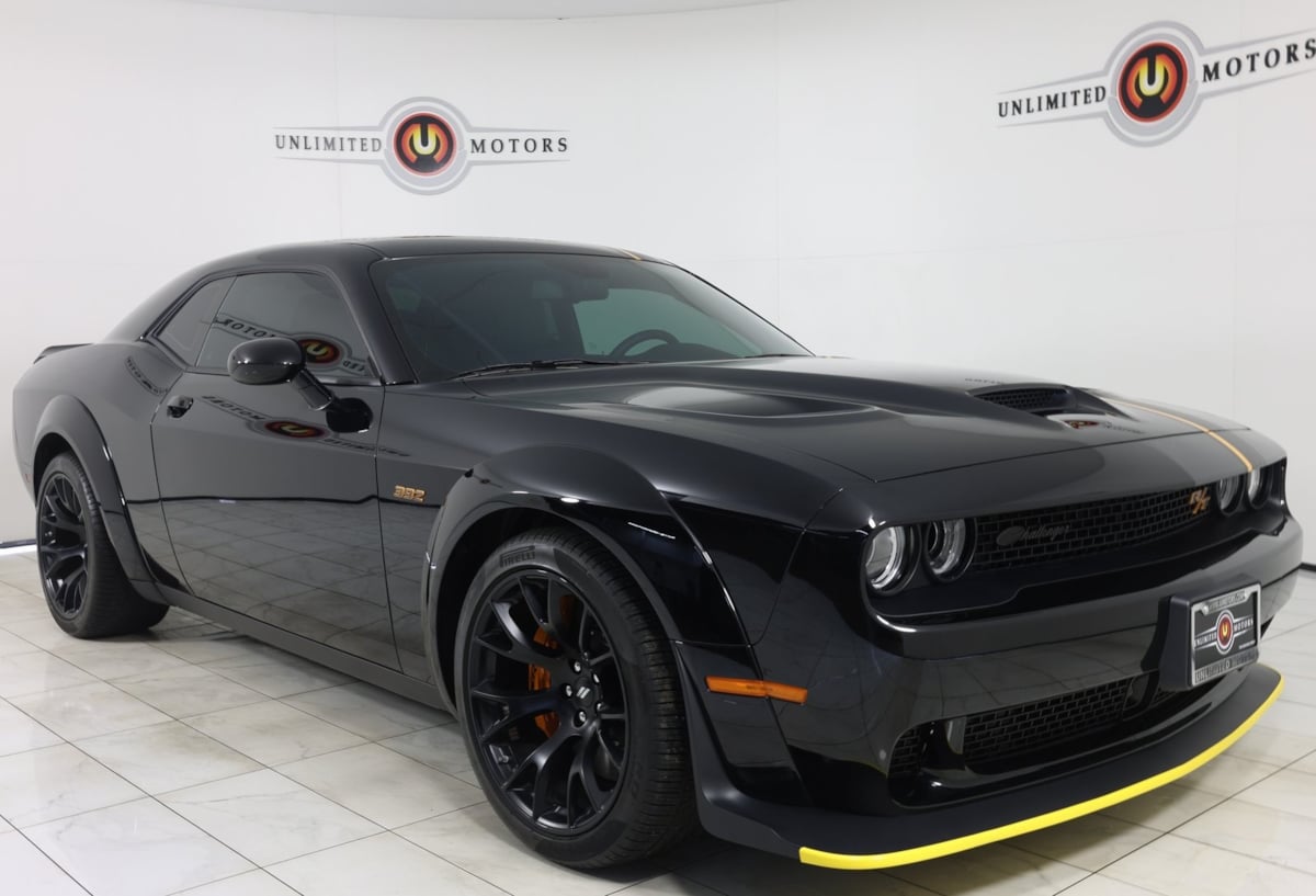 ホットウィール DODGE CHALLENGER R/T SCAT PACK NEW 2024 HOT WHEELS PULL-BACK SPEEDERS DODGE CHALLENGER R/T