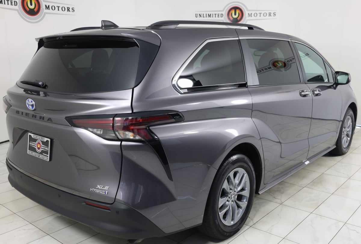Sold 2023 Toyota Sienna XLE in Elwood