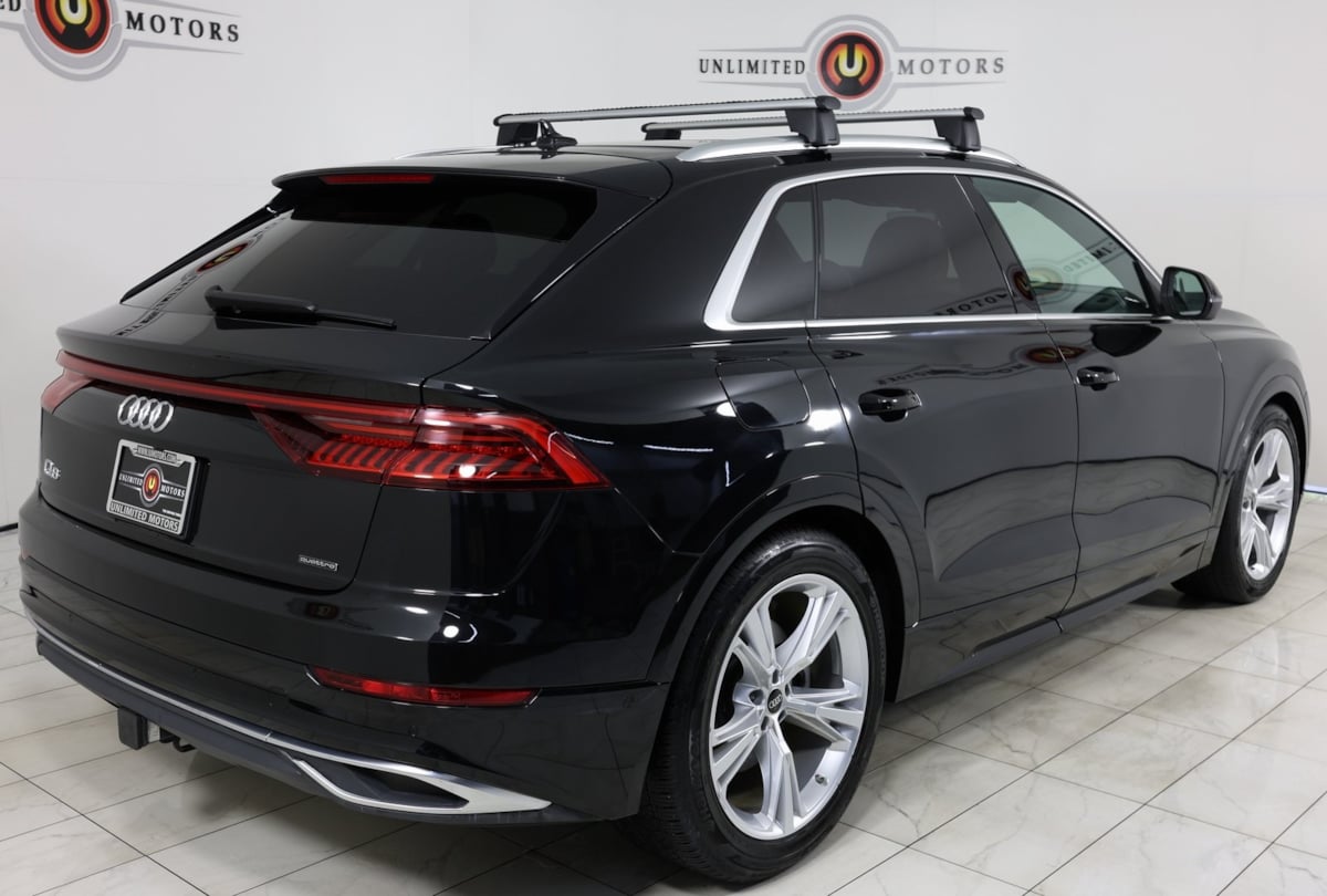 2023 Audi Q8 Prestige photo 2