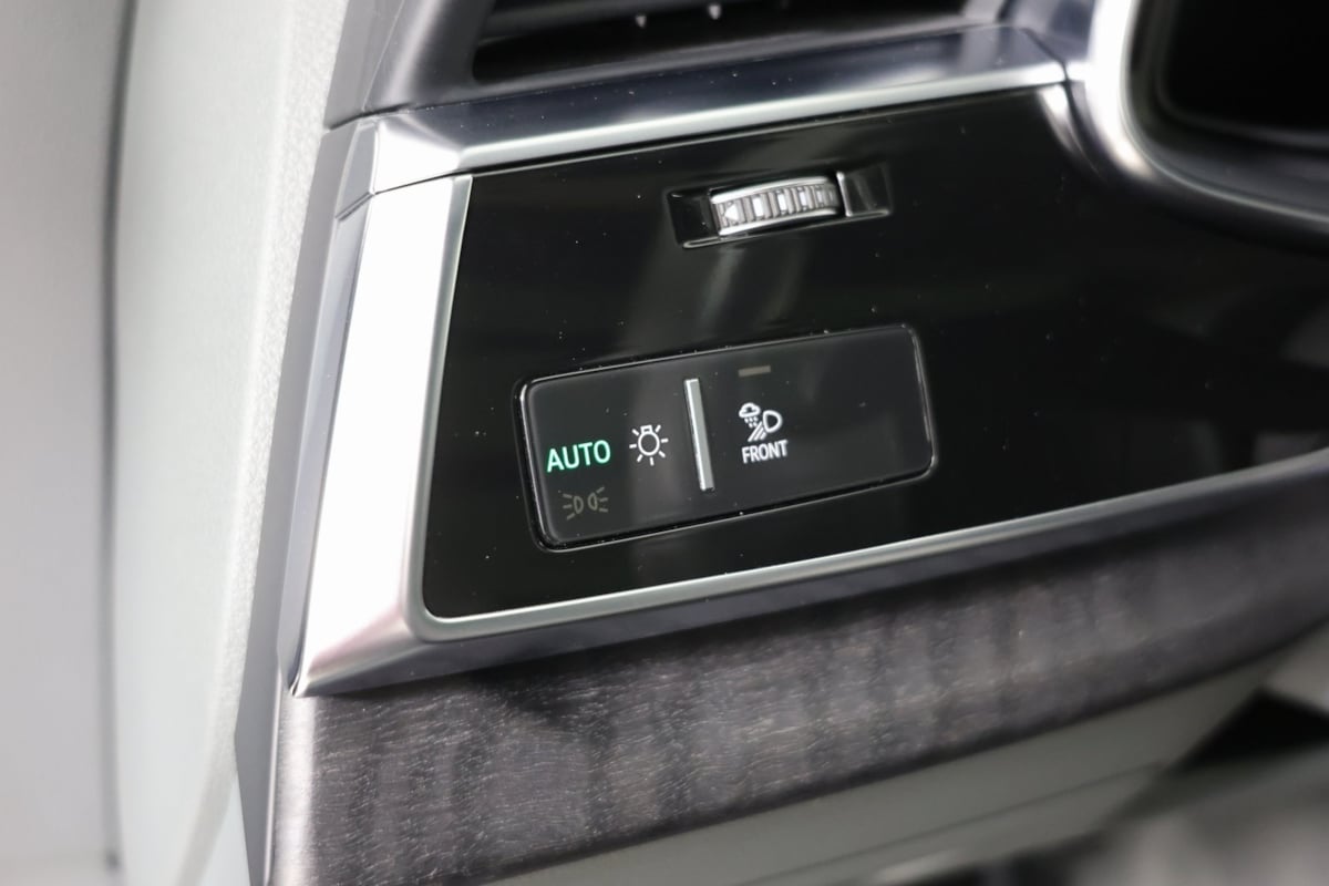 2023 Audi Q8 Prestige photo 19