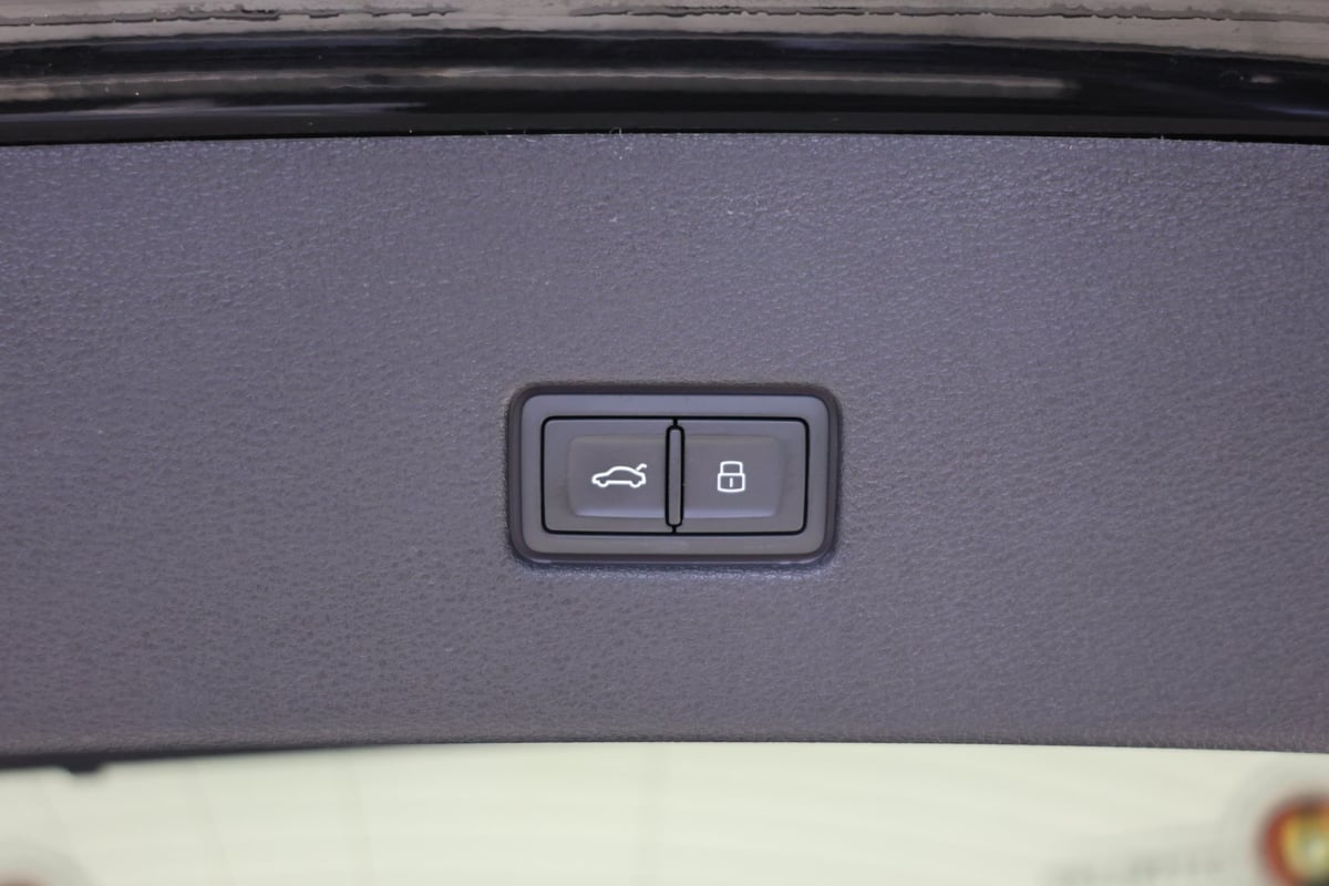 2023 Audi Q8 Prestige photo 40