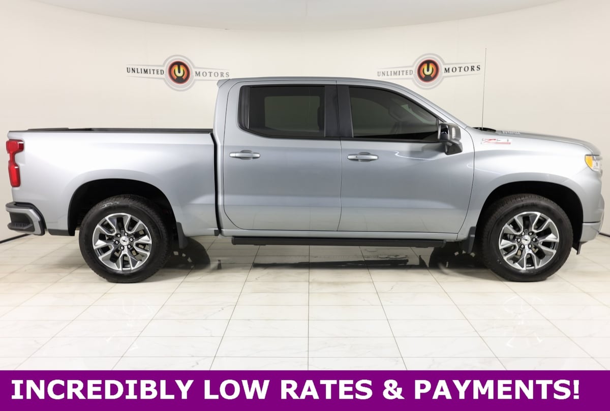 2024 Chevrolet Silverado 1500 RST photo 2