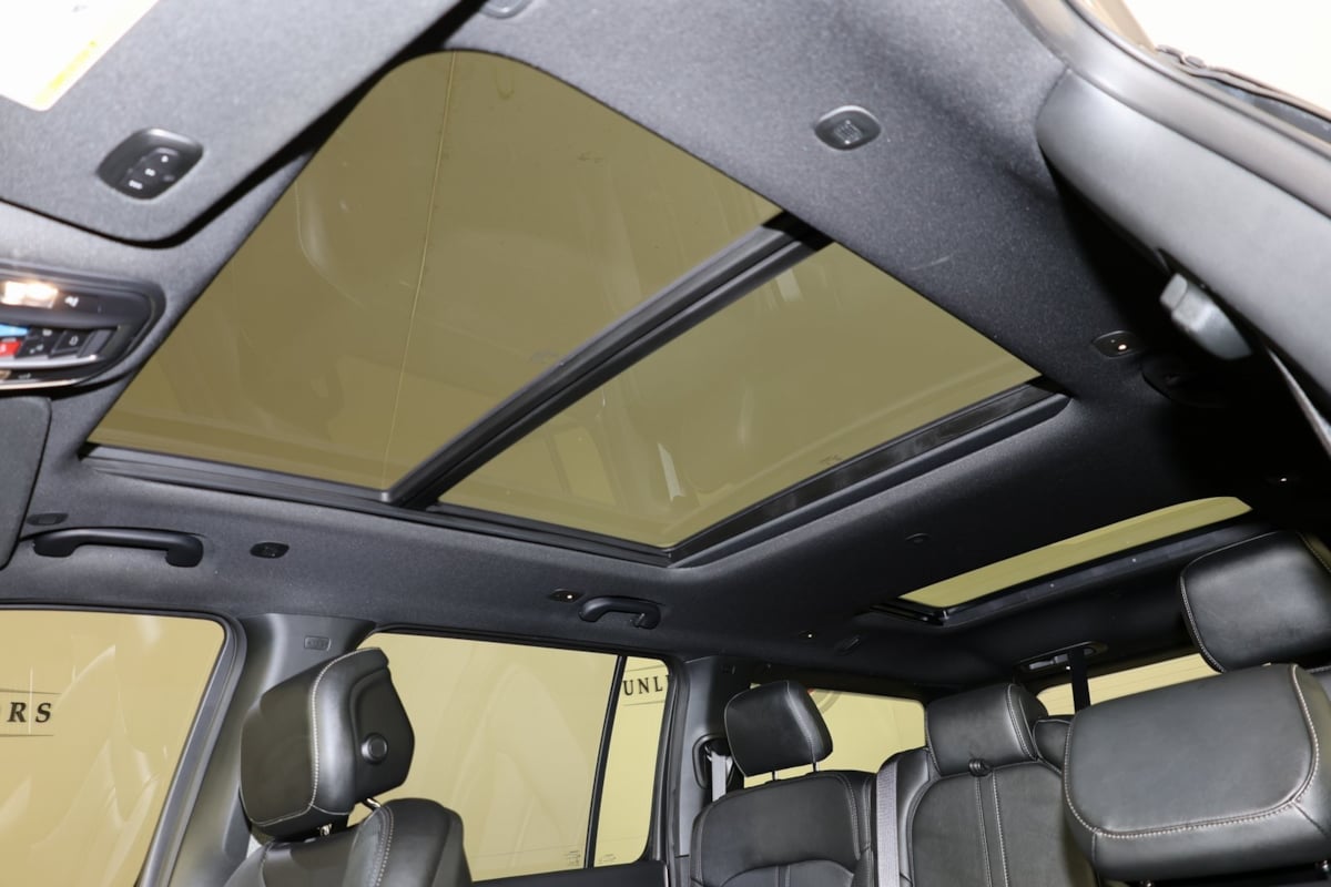 2023 Jeep Wagoneer Series II Carbide photo 13