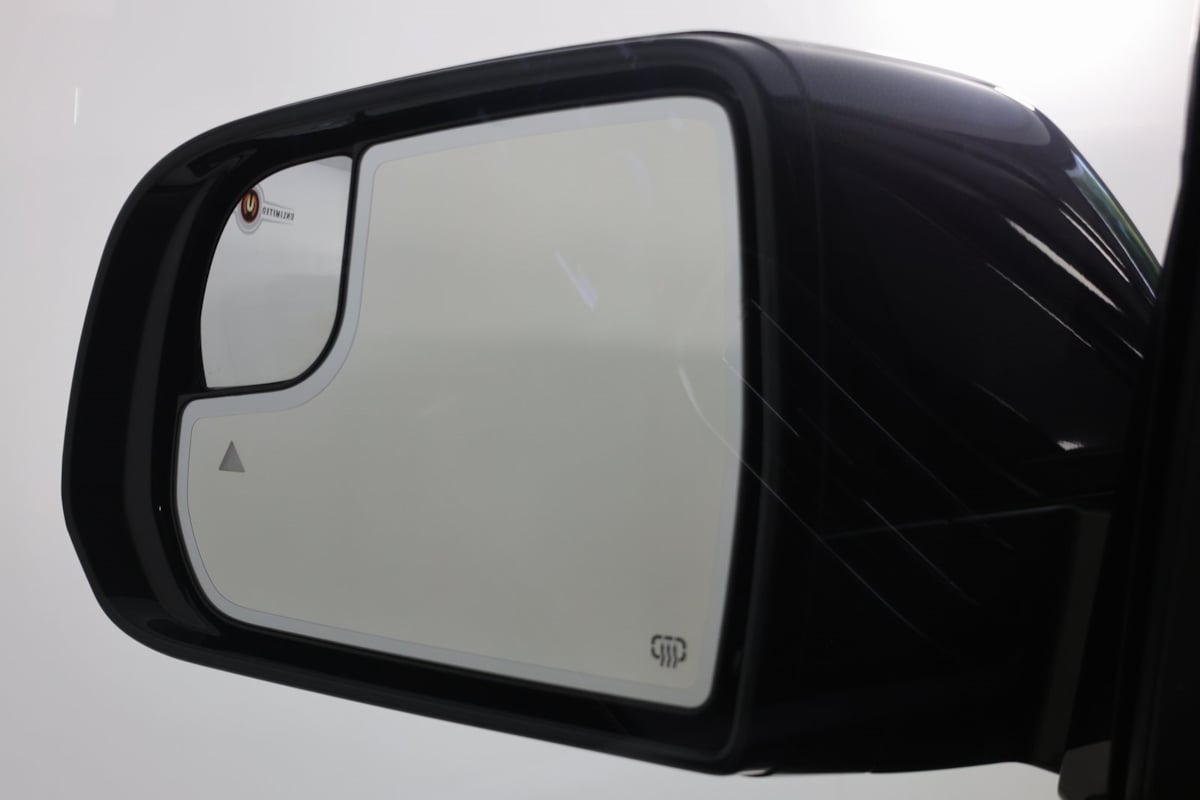 2023 Jeep Wagoneer Series II Carbide photo 18
