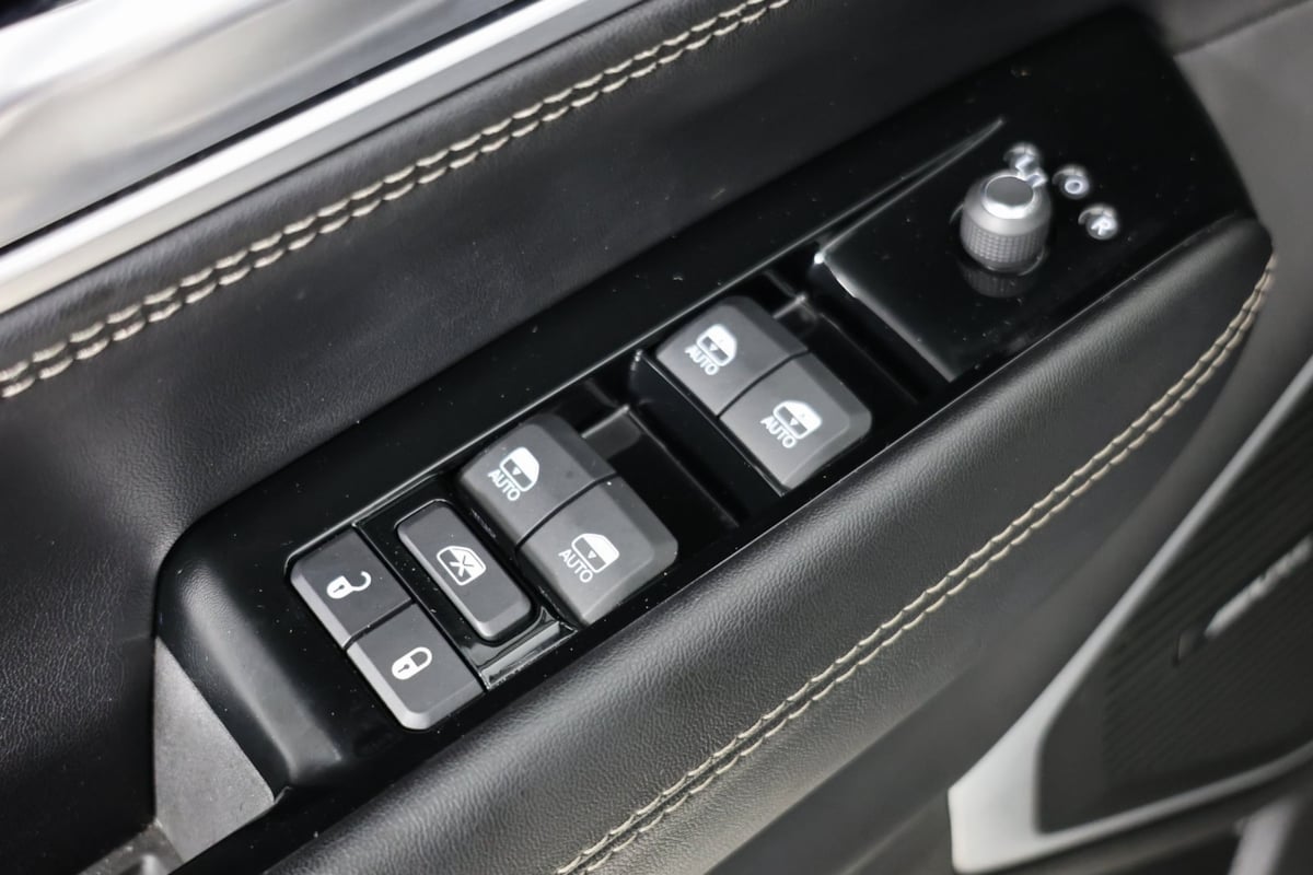 2023 Jeep Wagoneer Series II Carbide photo 21
