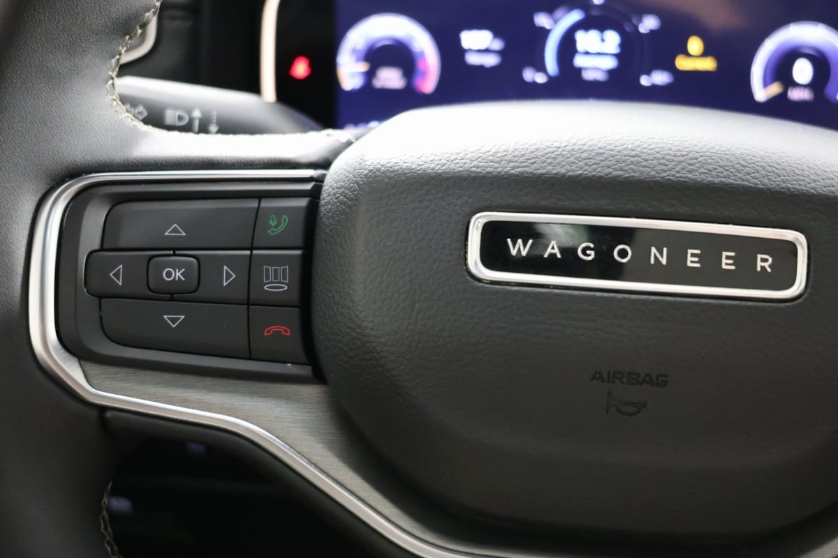 2023 Jeep Wagoneer Series II Carbide photo 26