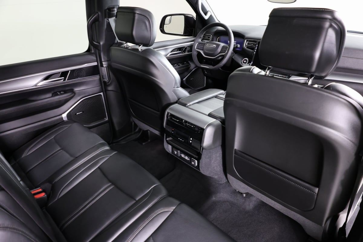 2023 Jeep Wagoneer Series II Carbide photo 38