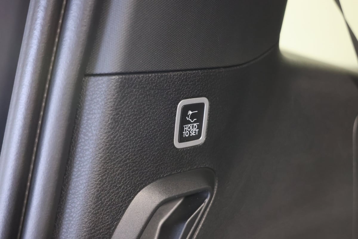 2023 Jeep Wagoneer Series II Carbide photo 43