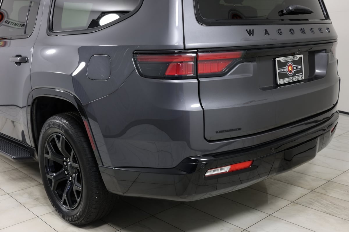 2023 Jeep Wagoneer Series II Carbide photo 44