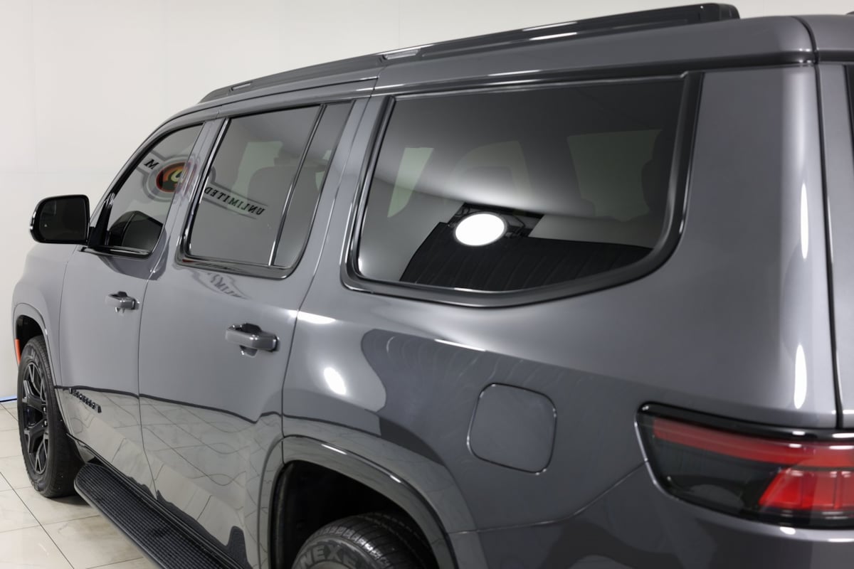 2023 Jeep Wagoneer Series II Carbide photo 45