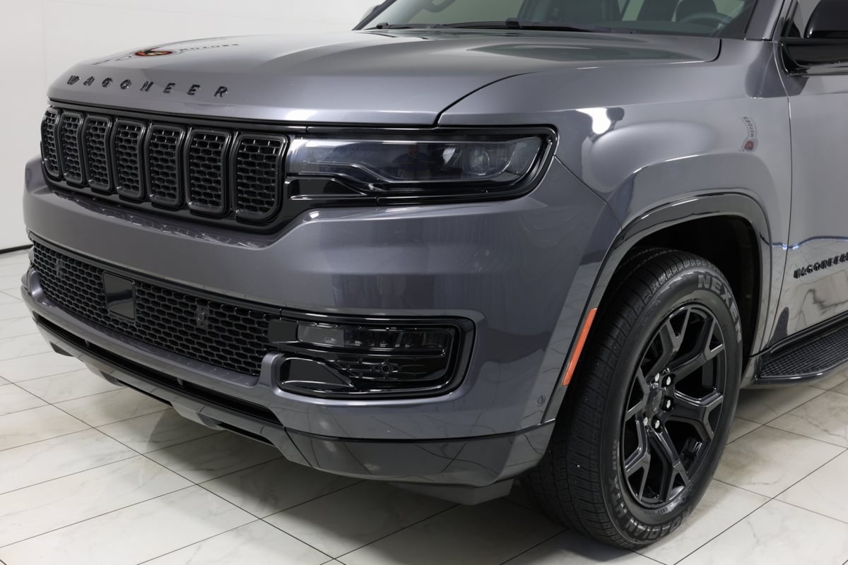 2023 Jeep Wagoneer Series II Carbide photo 46