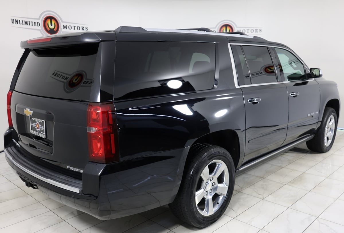 2019 Chevrolet Suburban Premier photo 2