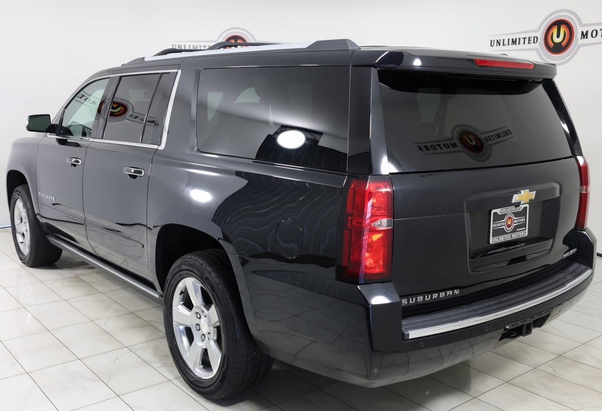 2019 Chevrolet Suburban Premier photo 3