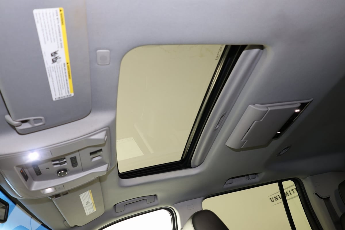 2019 Chevrolet Suburban Premier photo 11